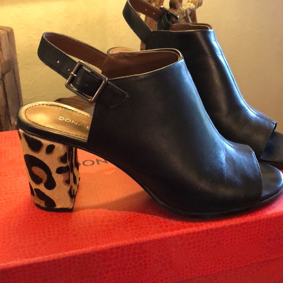 Donald Pliner! 😱😱 - Picture 2 of 8